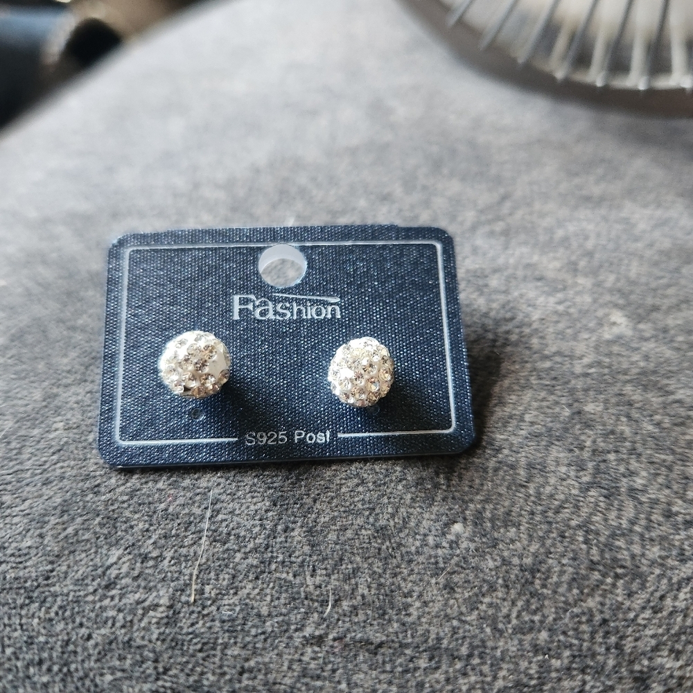 ‼️~NEW~S925 Stud Earrings‼️